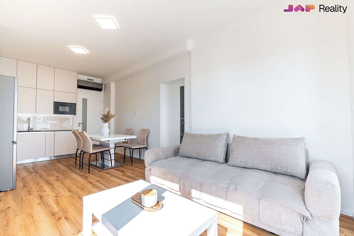 Pronájem bytu 2+kk 54 m² – fotografie 2