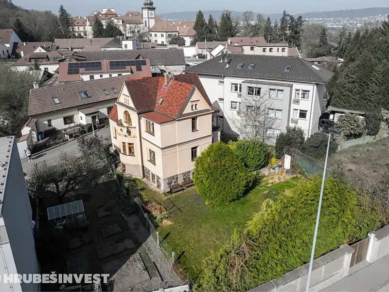 Prodej vily 283 m², pozemek 454 m², Praha – náhled fotky 2
