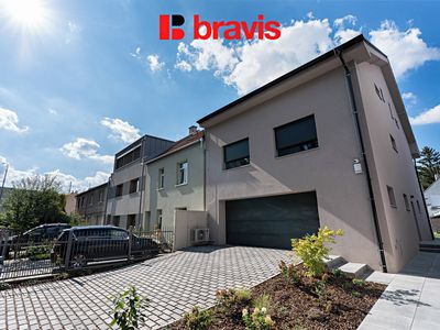 Pronájem rodinného domu 230 m², pozemek 414 m²
