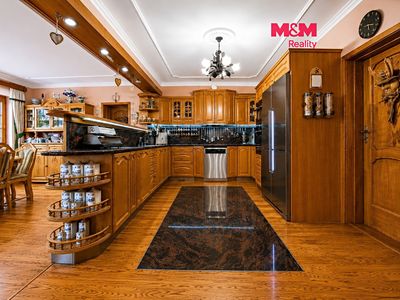 Prodej rodinného domu 474 m², pozemek 4595 m²