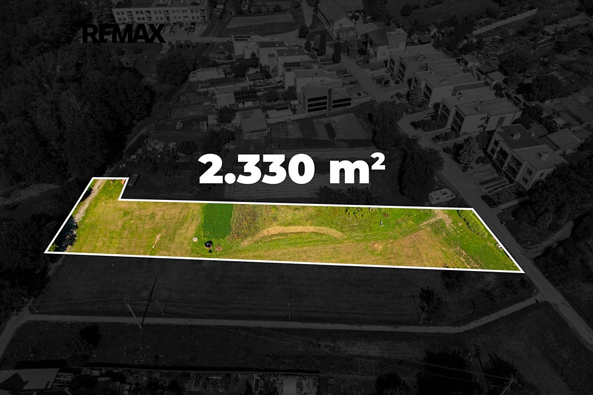 Prodej stavebního pozemku 2330 m² – fotografie 2
