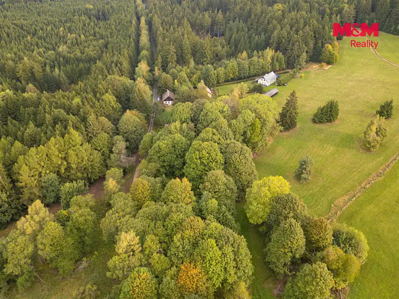 Prodej stavebního pozemku 739 m², Lesná – náhled fotky 2