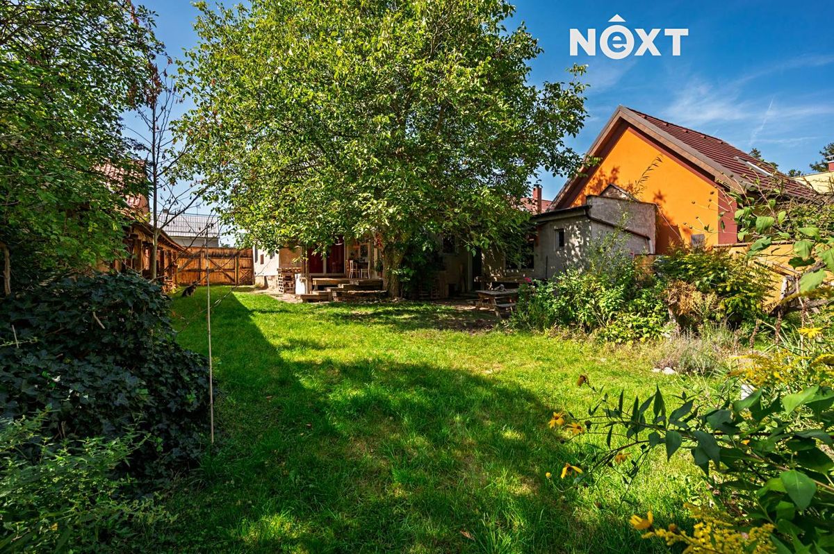 Prodej rodinného domu 307 m², pozemek 542 m² – fotografie 2