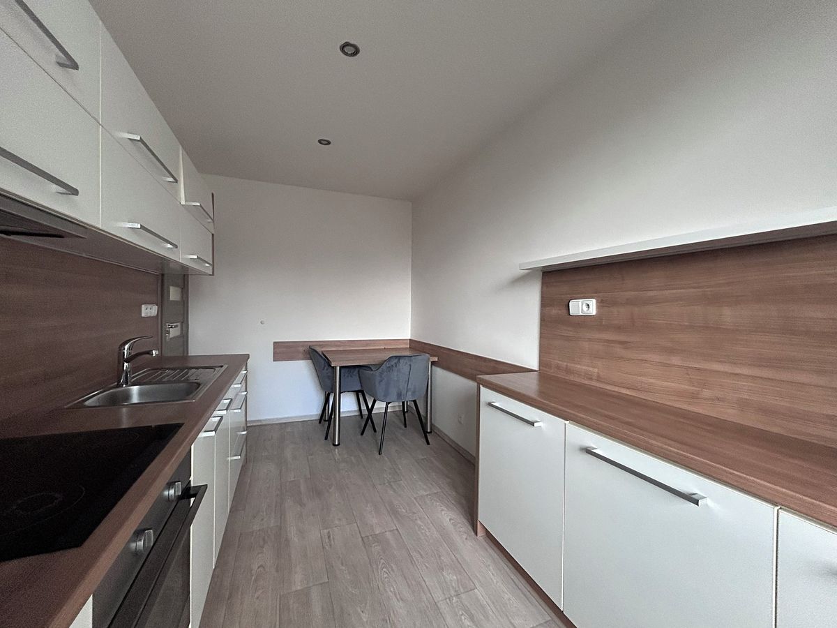 Pronájem bytu 2+1 55 m² – fotografie 5