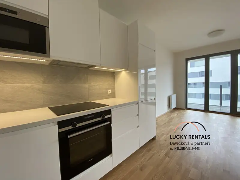 Pronájem bytu 2+kk 56 m², Praha – náhled fotky 1