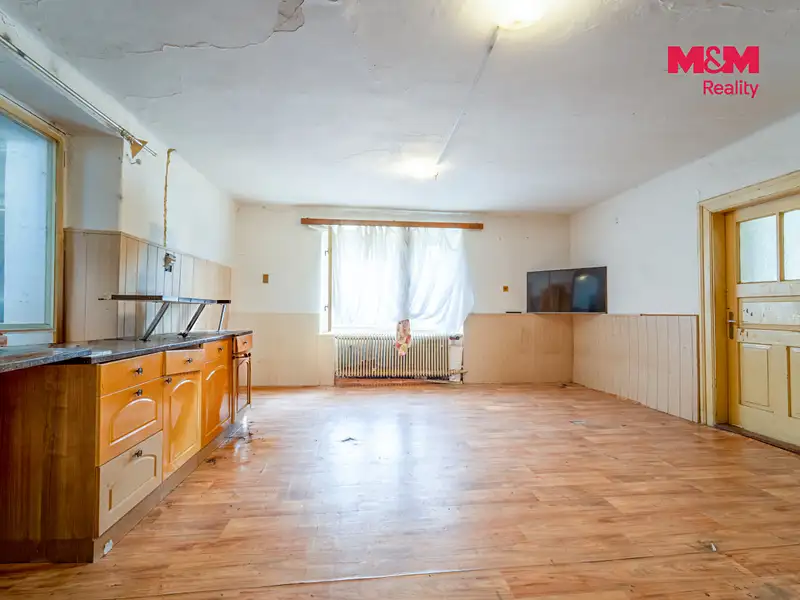 Prodej rodinného domu 180 m², pozemek 2297 m², Kroučová – náhled fotky 3