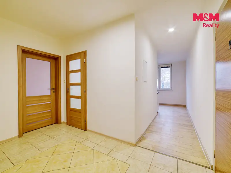Pronájem bytu 2+1 64 m², Cheb – náhled fotky 2