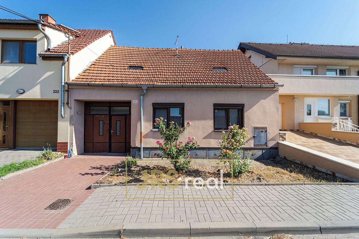 Prodej rodinného domu 104 m², pozemek 251 m², Nosislav – fotka 1 z 3