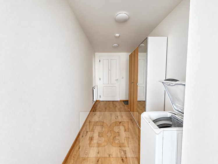 Pronájem bytu 2+kk, 60 m² (9 z 16)