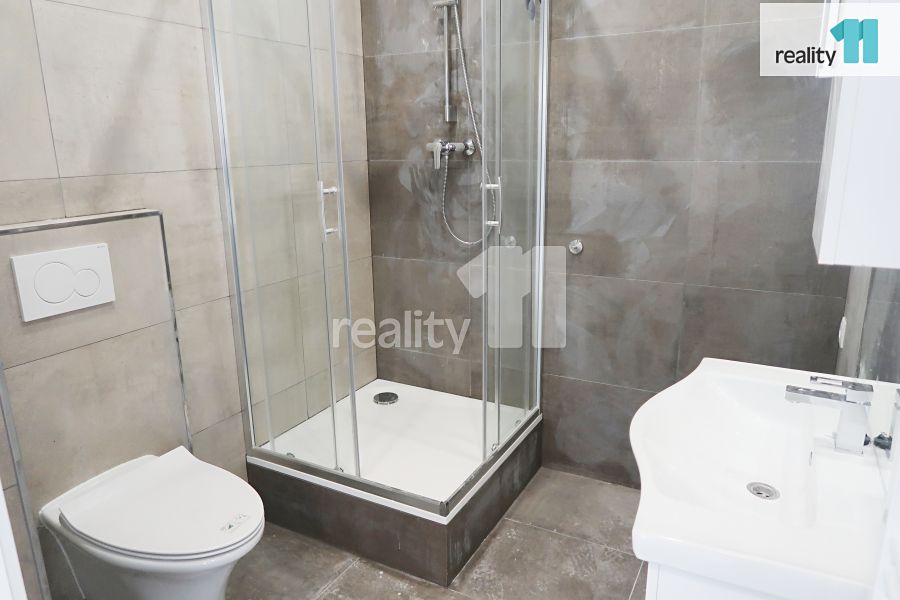 Pronájem bytu 1+kk 32 m² – fotografie 3