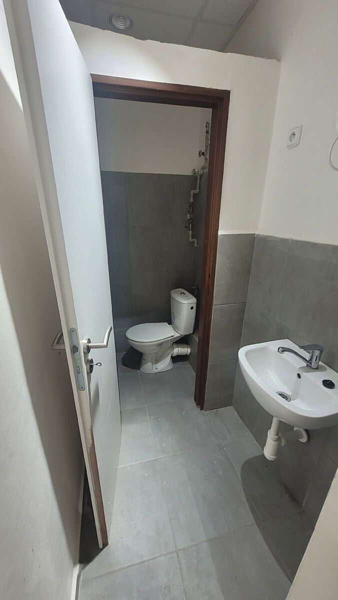 Pronájem obchodního prostoru 30 m² – fotografie 5