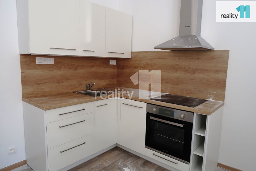 Pronájem bytu 1+kk 32 m²