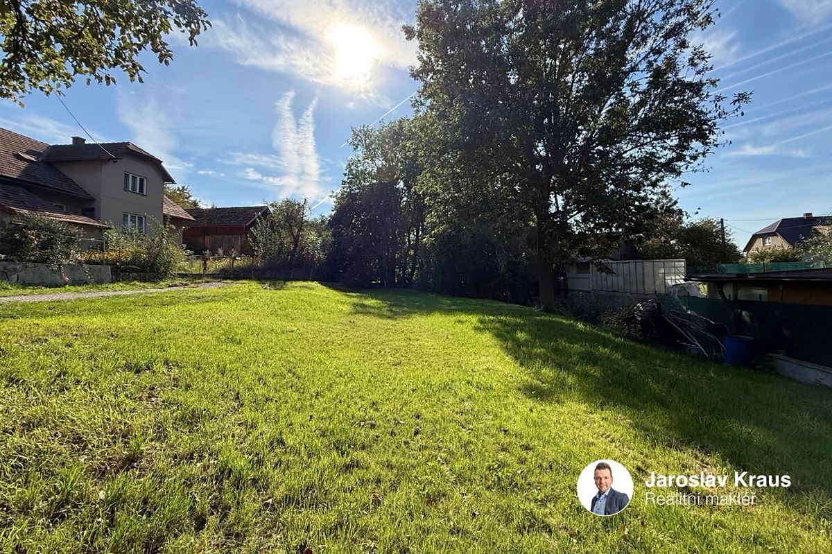 Prodej stavebního pozemku 690 m² – fotografie 2