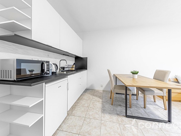 Prodej bytu 1+kk, 32 m² (2 z 22)