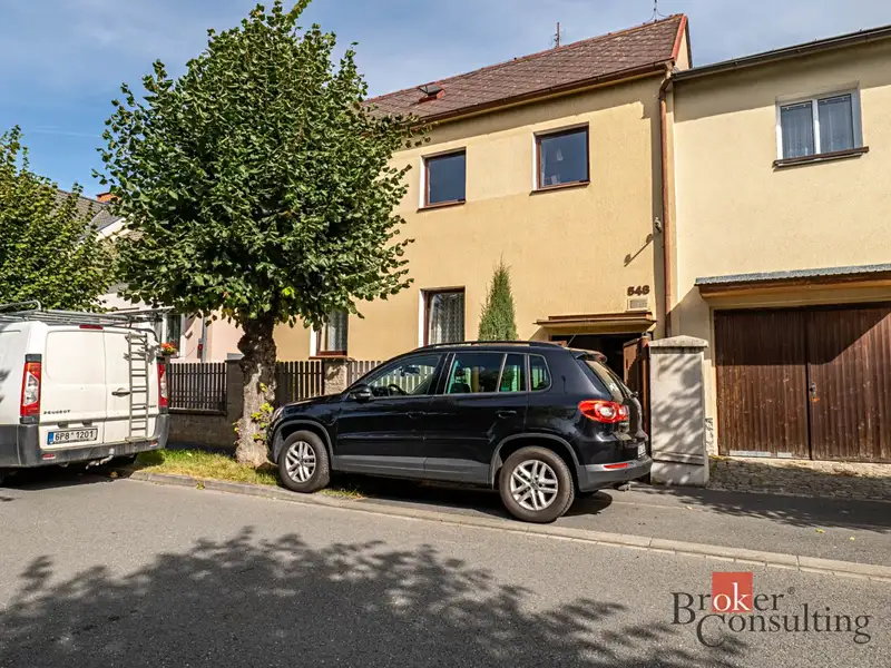 Prodej rodinného domu 273 m², pozemek 499 m², Sušice – náhled fotky 1