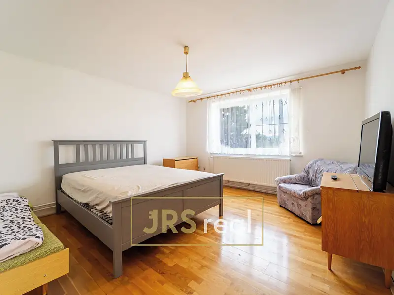 Prodej rodinného domu 220 m², pozemek 795 m², Popice – náhled fotky 3
