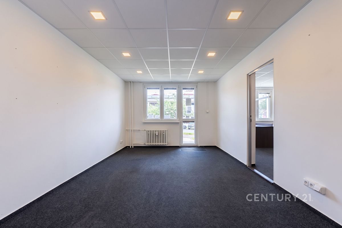 Pronájem kanceláře 68 m² – fotografie 5