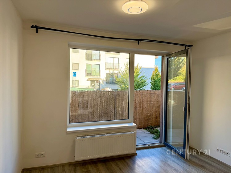 Квартира 1+kk в оренду, 33 м² (18 з 20)