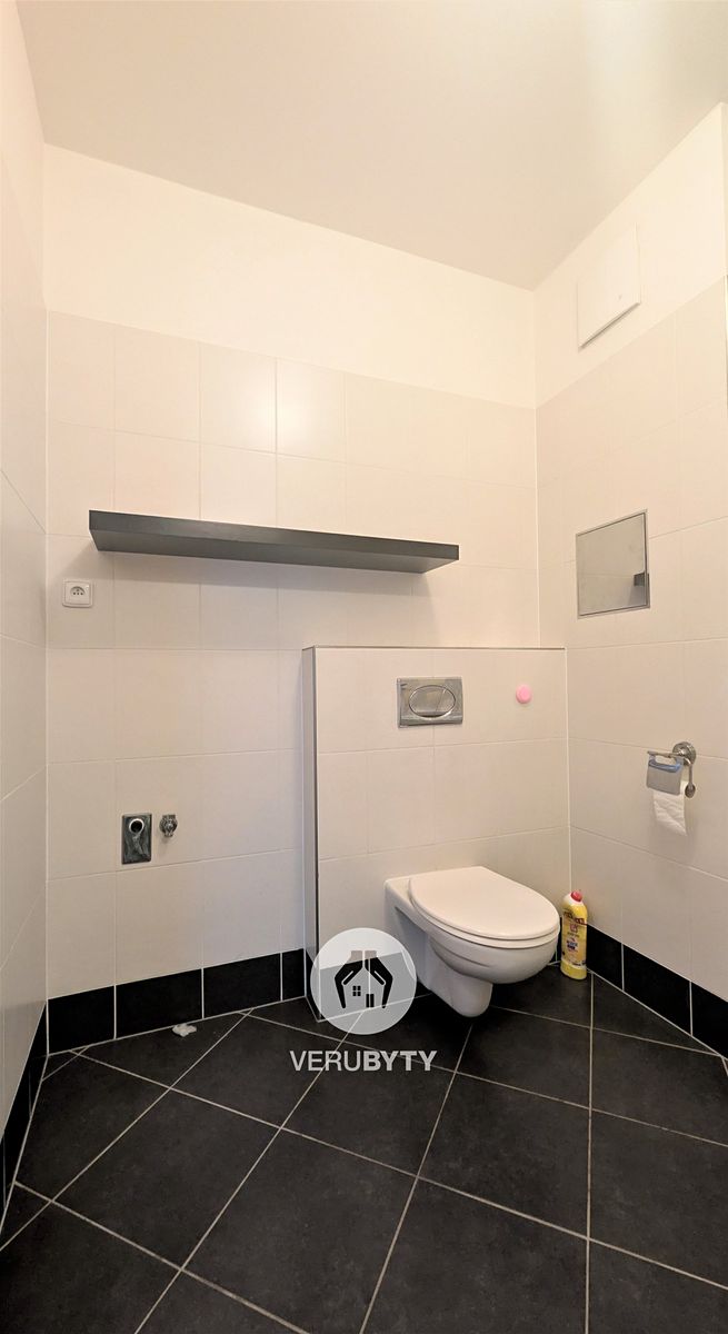 Pronájem bytu 1+kk 34 m² – fotografie 5