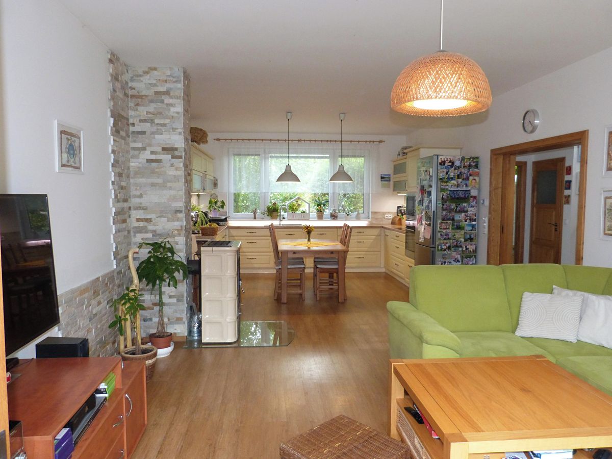 Prodej rodinného domu 130 m², pozemek 445 m² – fotografie 3