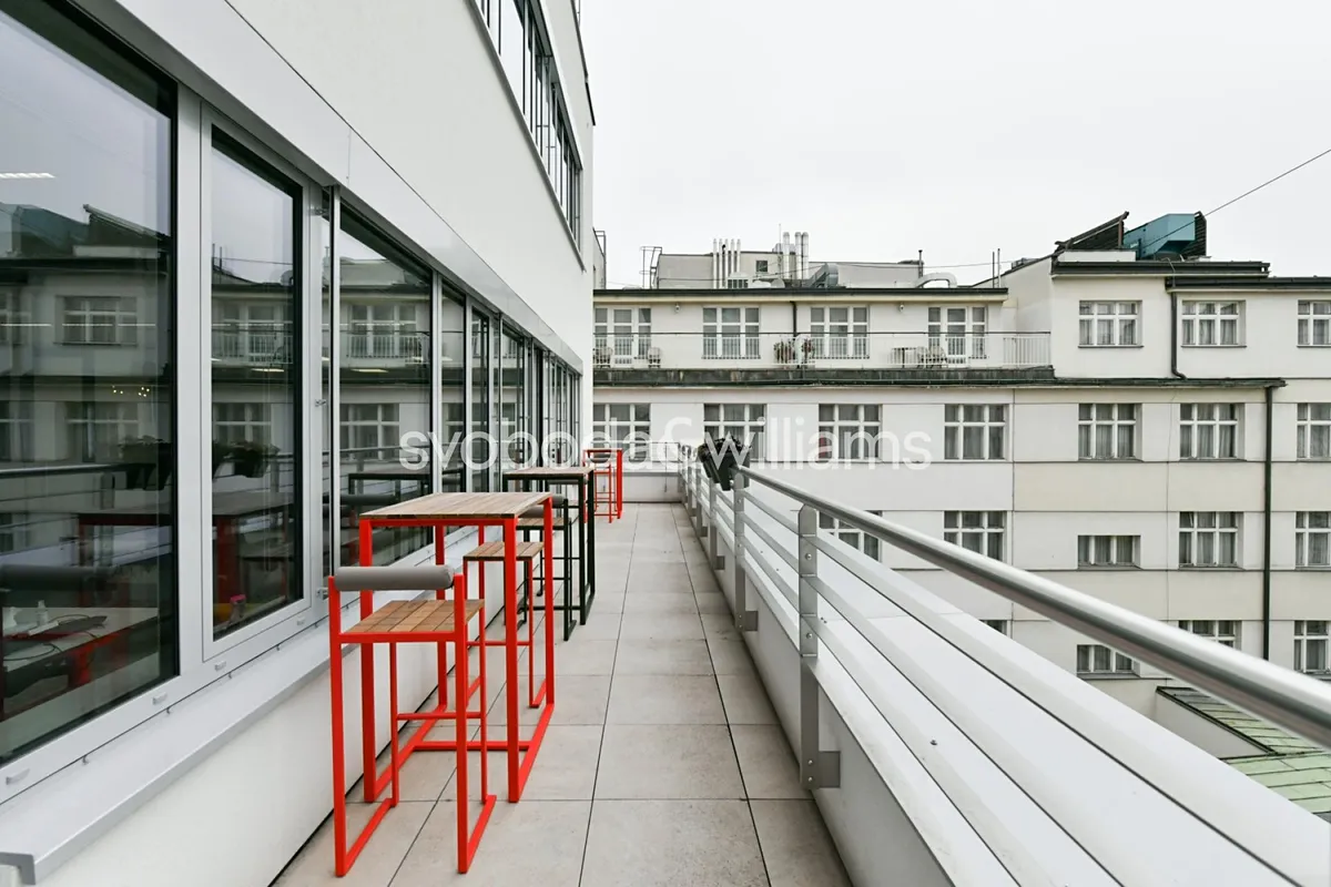 Pronájem kanceláře 481 m²