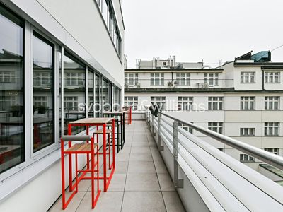 Pronájem kanceláře 481 m²