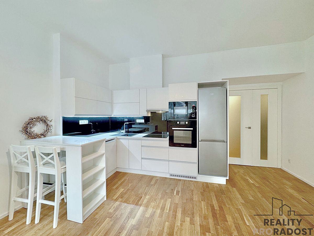 Pronájem bytu 2+kk 64 m²