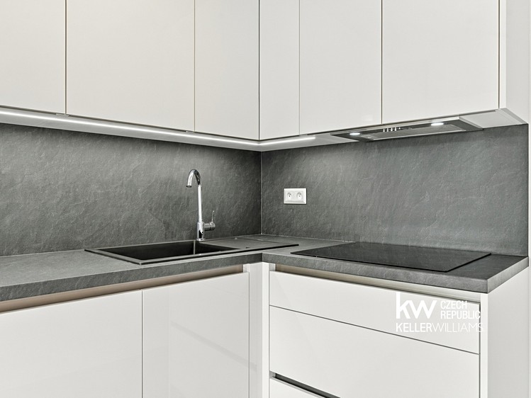 Pronájem bytu 3+kk, 90 m² (41 z 47)