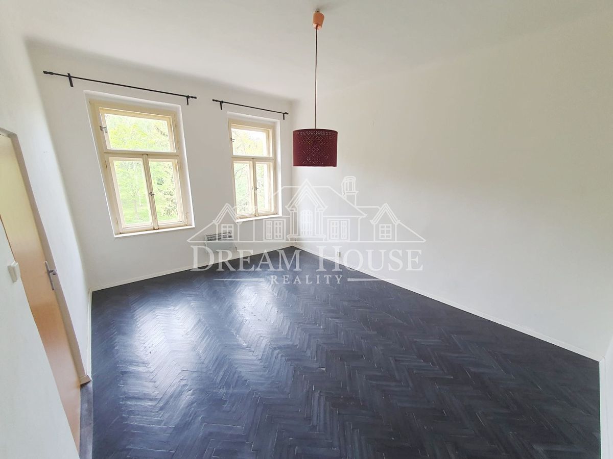 Pronájem bytu 2+kk 40 m² – fotografie 3