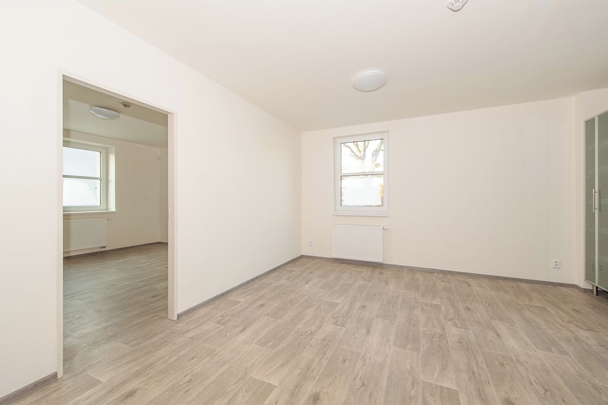 Pronájem bytu 2+kk 44 m² – fotografie 3