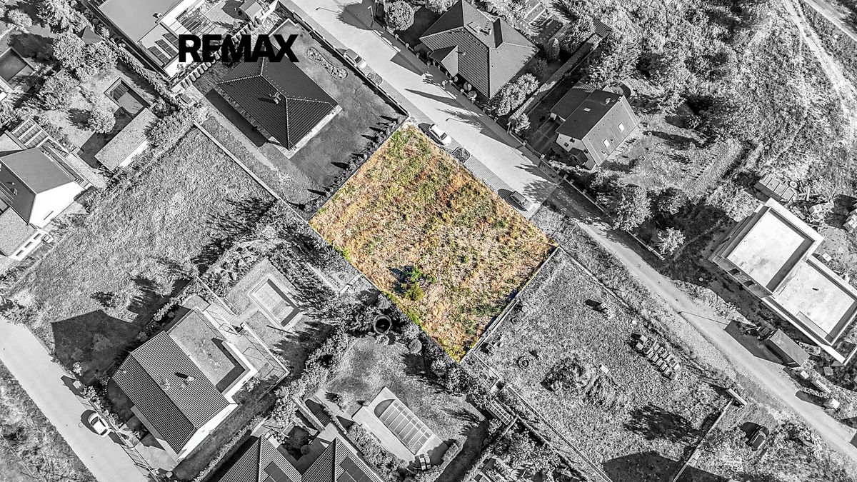 Prodej stavebního pozemku 970 m² – fotografie 5