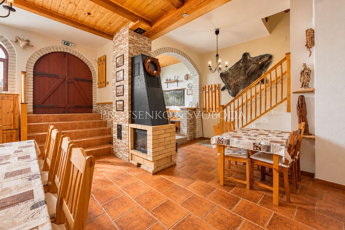 Prodej ubytovacího zařízení 285 m² – fotografie 3