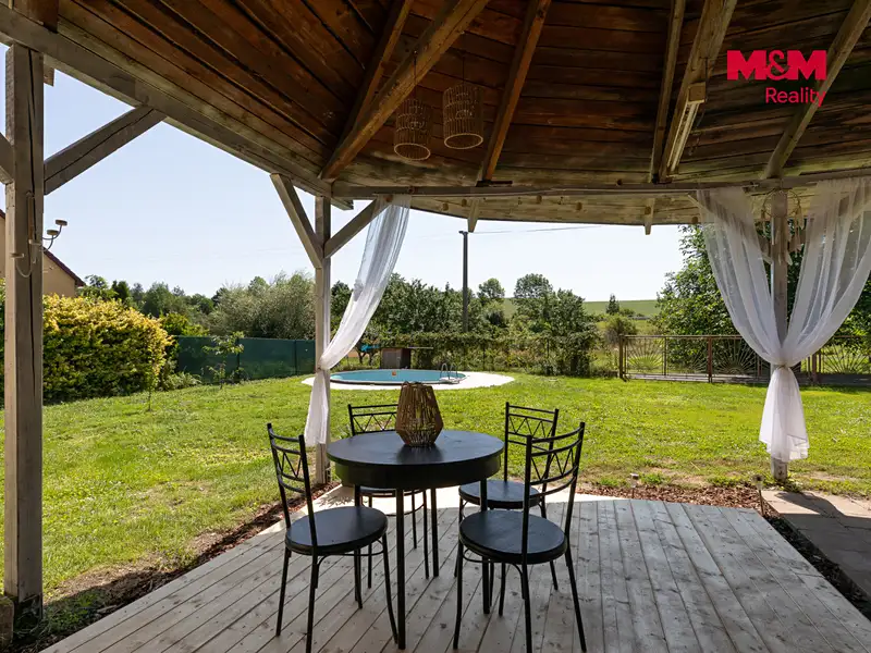 Prodej rodinného domu 230 m², pozemek 225 m², Hněvošice – náhled fotky 2