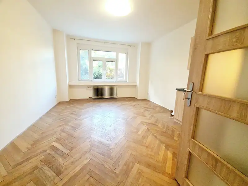 Pronájem bytu 1+kk 30 m², Praha – náhled fotky 2