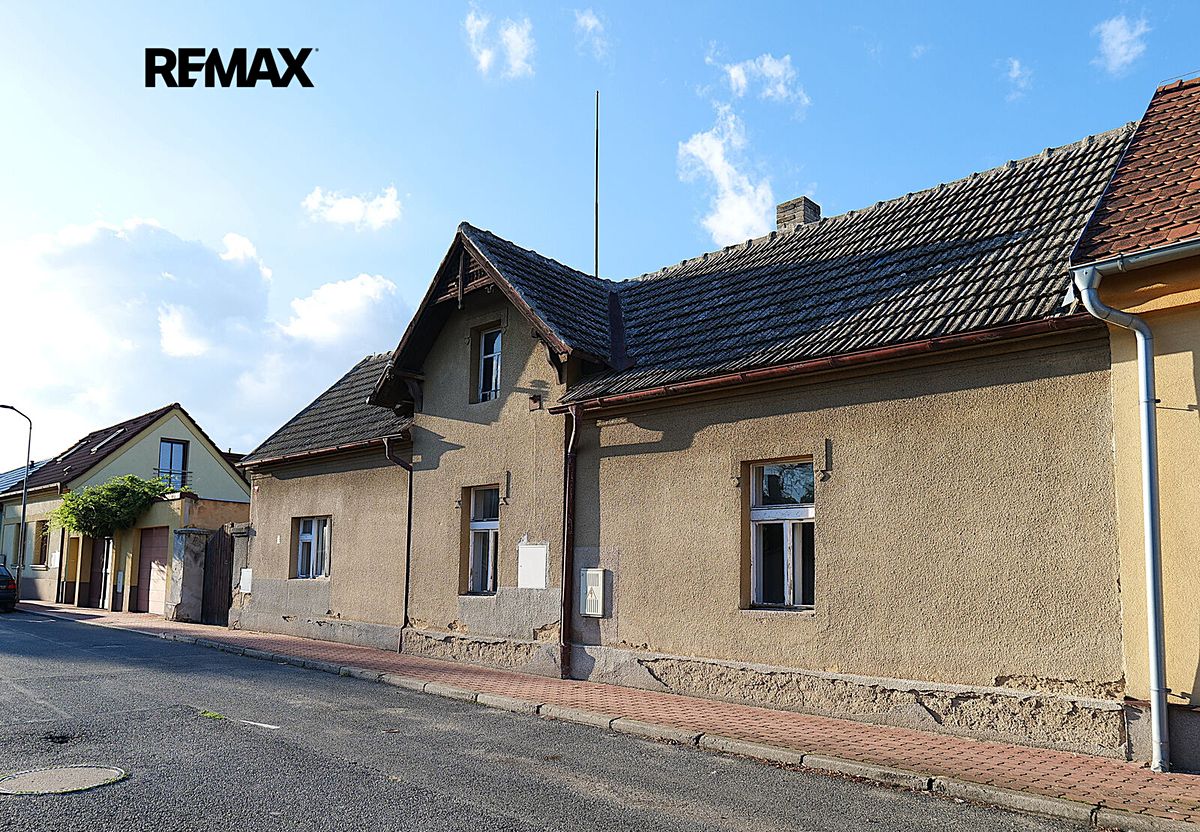 Prodej rodinného domu 99 m², pozemek 596 m² – fotografie 2