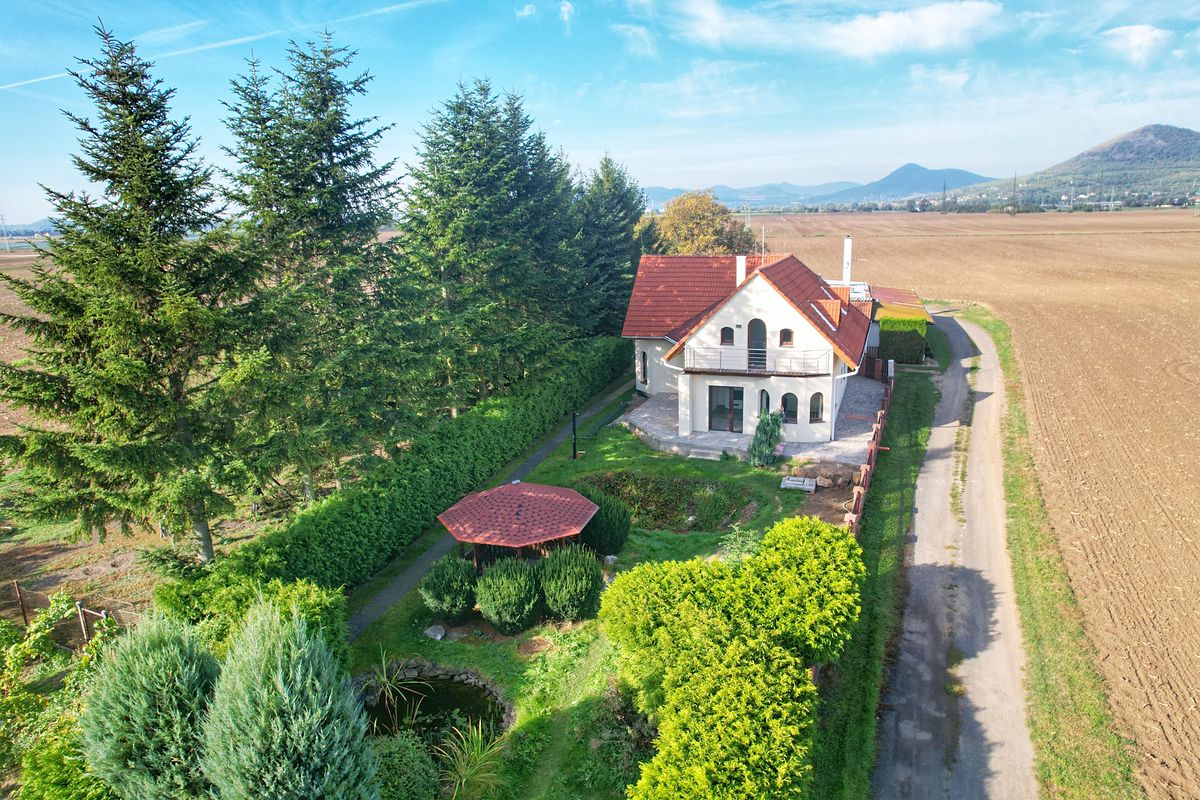 Prodej rodinného domu 148 m², pozemek 570 m² – fotografie 4