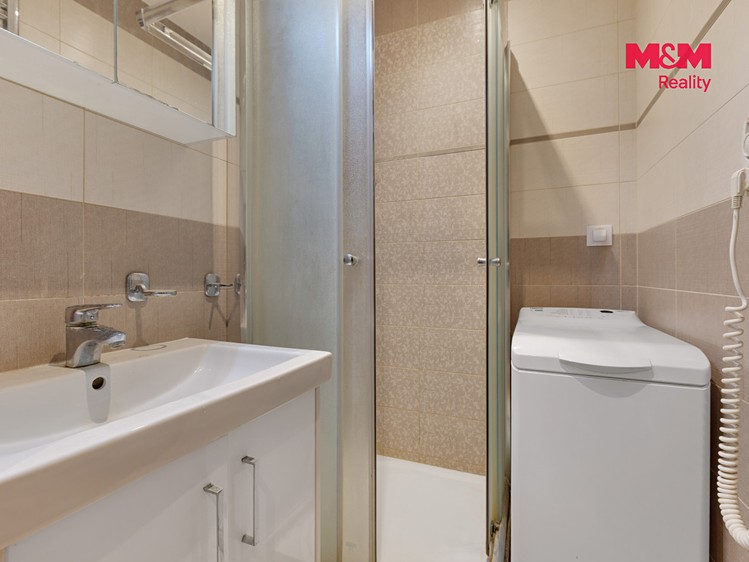 Prodej bytu 1+kk, 27 m² (10 z 24)