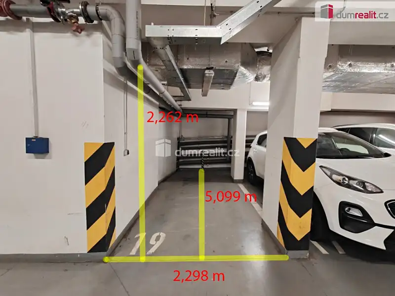 Pronájem garážového stání 13 m², Praha – náhled fotky 1