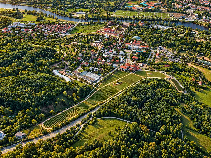 Prodej komerčního pozemku 16119 m², Praha – náhled fotky 1