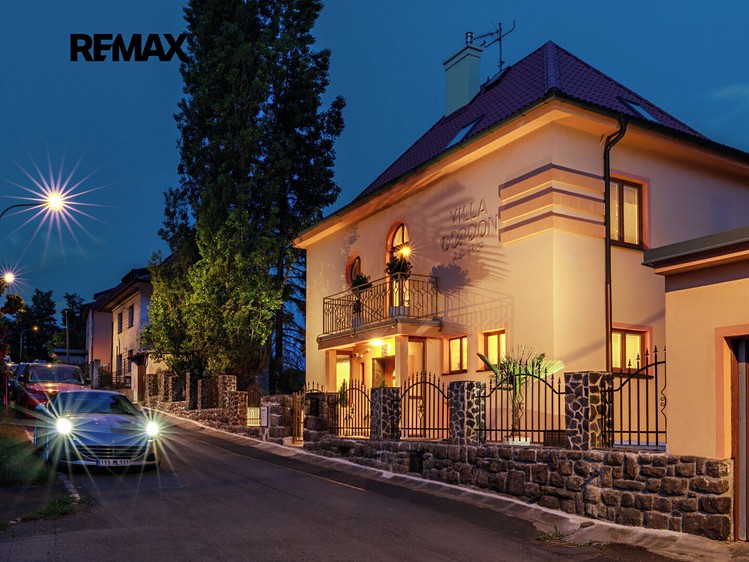 Haus zum Kauf, 432 m² (1 von 49)