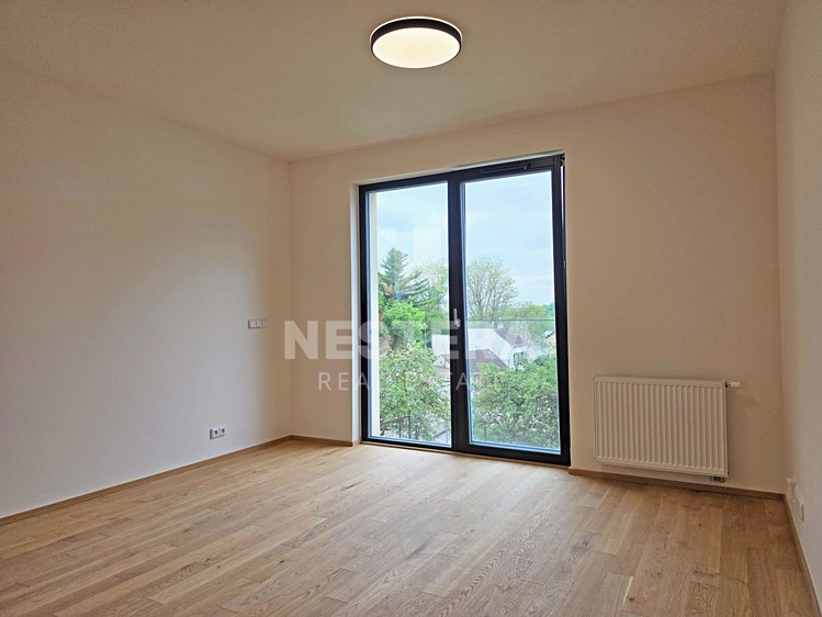 Pronájem bytu 1+kk, 32 m² (4 z 18)