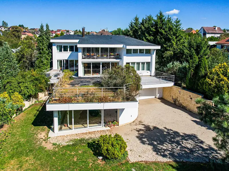 Prodej vily 1032 m², pozemek 2429 m², Zlín – náhled fotky 3