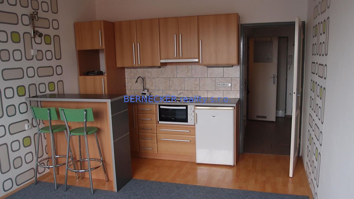 Pronájem bytu 1+kk 25 m², Hradec Králové – fotka 1 z 3