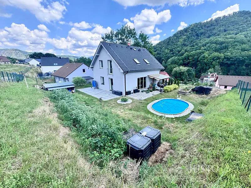 Prodej rodinného domu 148 m², pozemek 1008 m², Velké Březno – náhled fotky 2