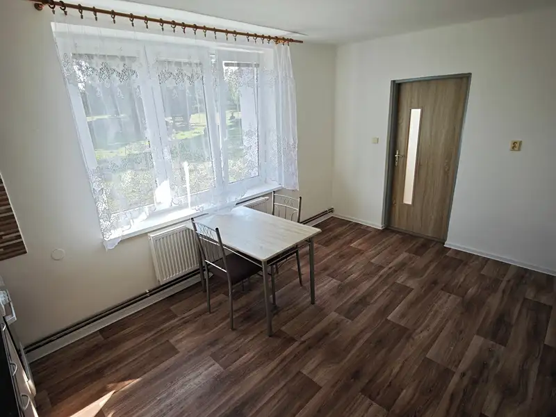 Pronájem bytu 2+1 64 m², Hlohová – náhled fotky 3