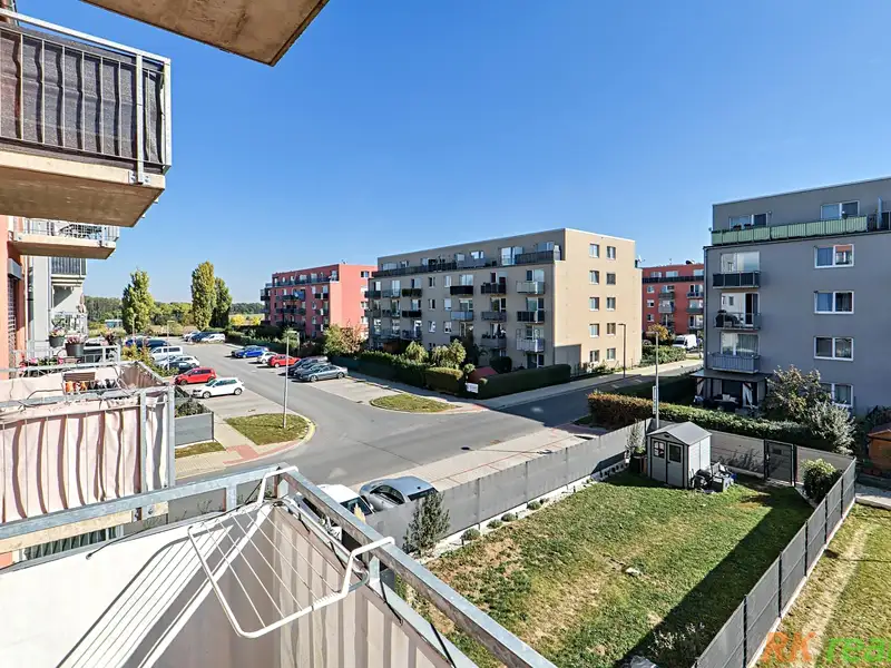 Pronájem bytu 1+kk 33 m², Hostivice – náhled fotky 3
