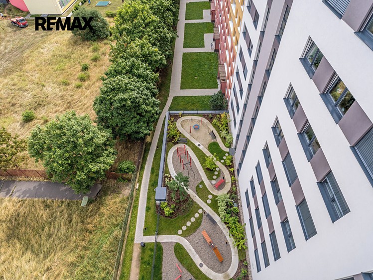 Pronájem bytu 2+kk, 58 m² (14 z 18)