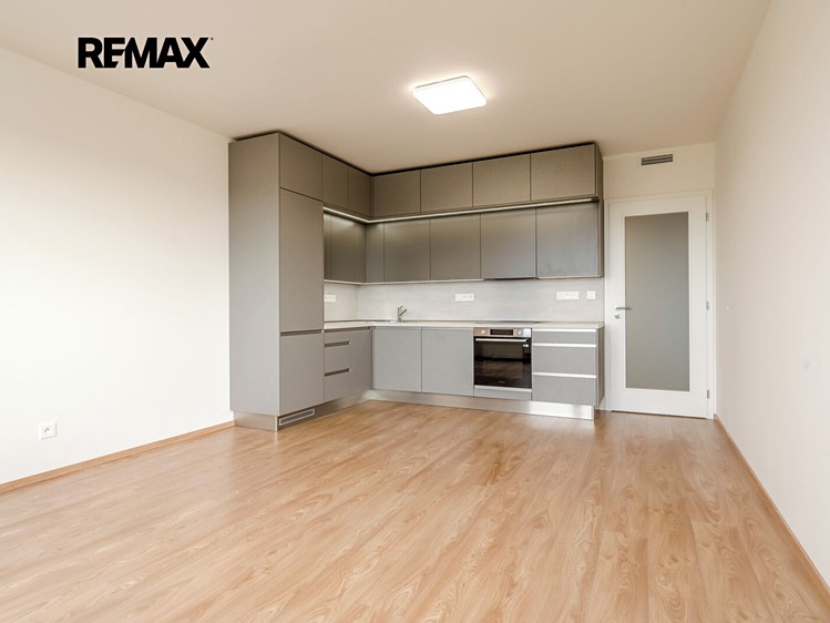 Pronájem bytu 2+kk, 58 m² (1 z 18)