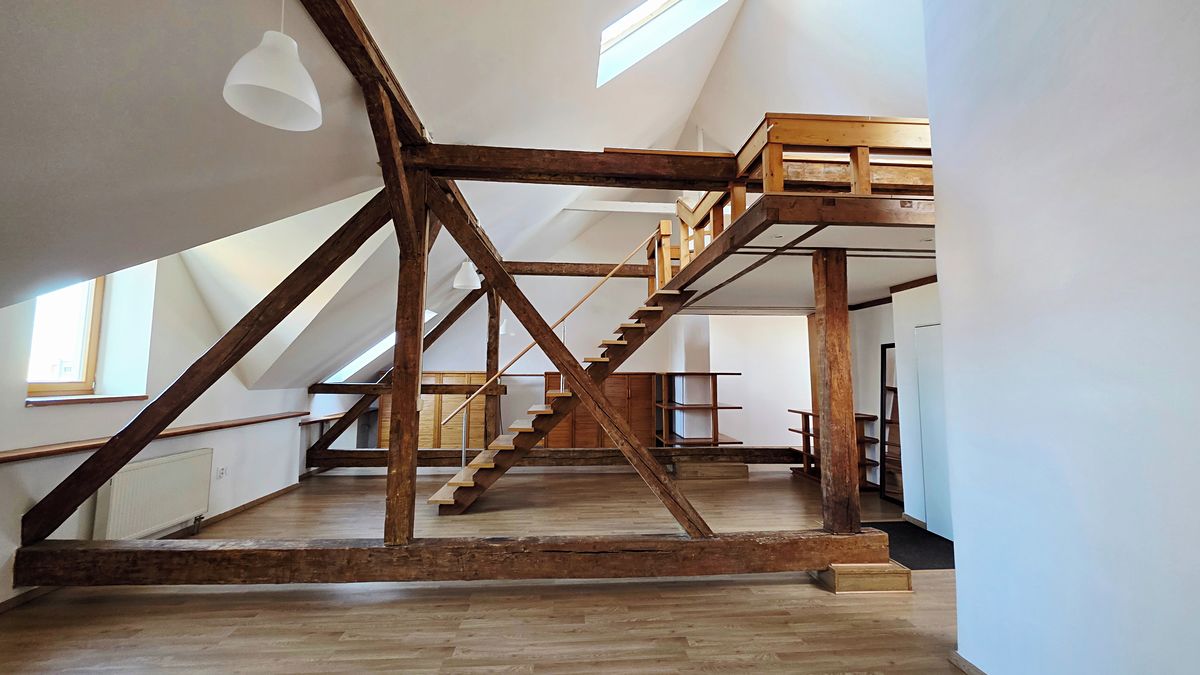Pronájem kanceláře 106 m² – fotografie 3