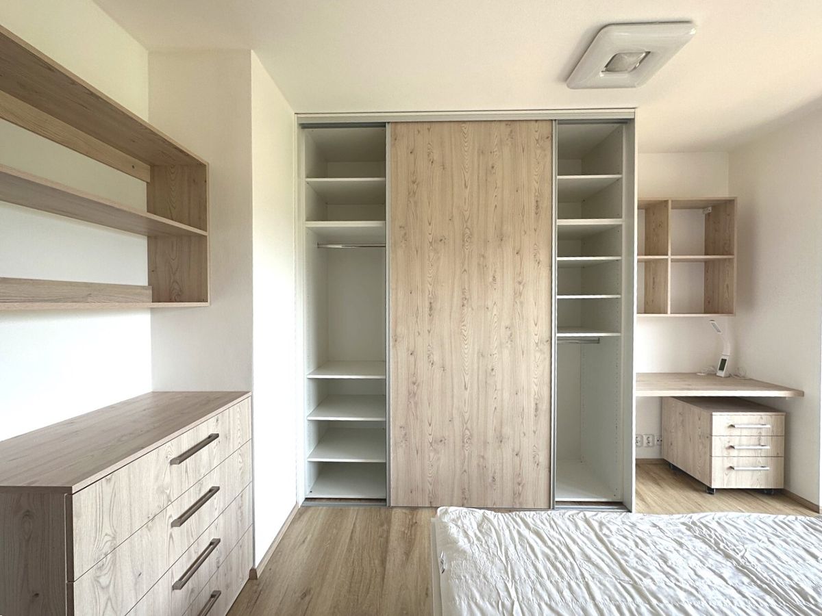 Pronájem bytu 2+kk 57 m² – fotografie 2